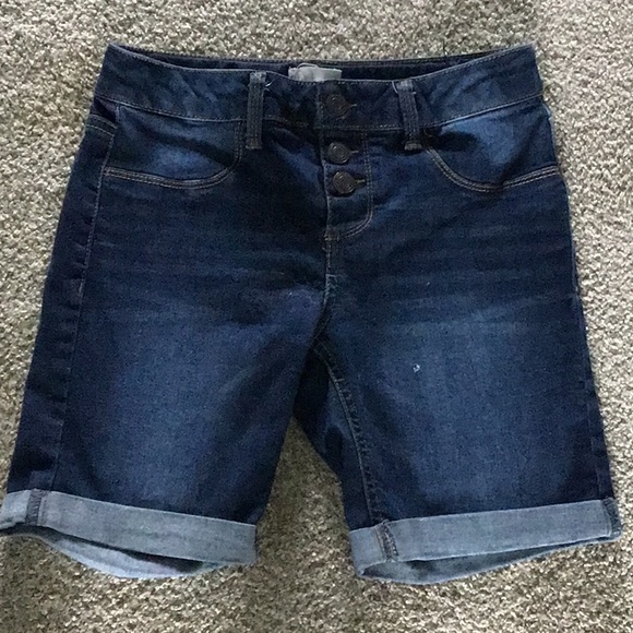 Jean shorts - Picture 1 of 2